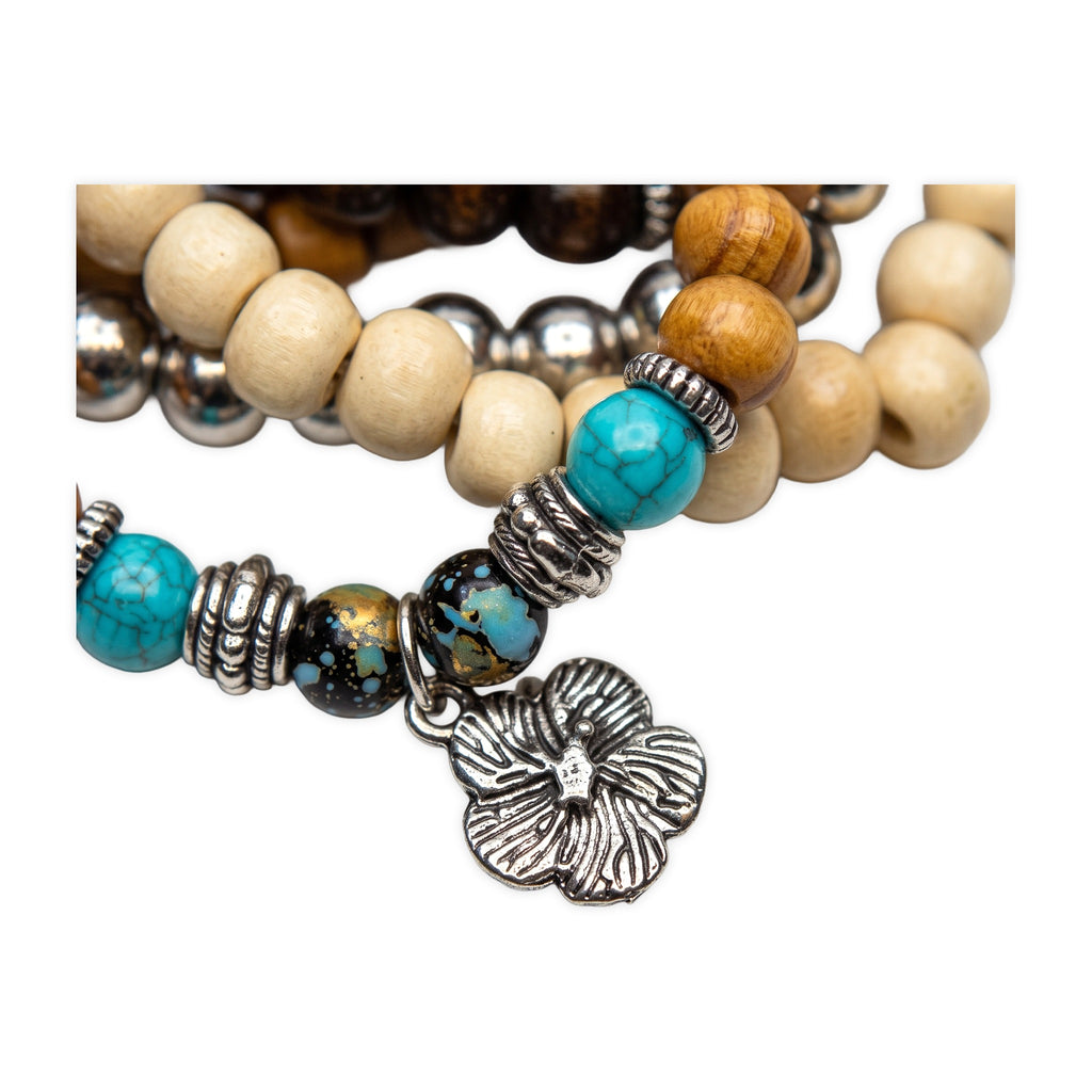 Close-up of the stone detail on Mesa Ridge Bracelet Set.​