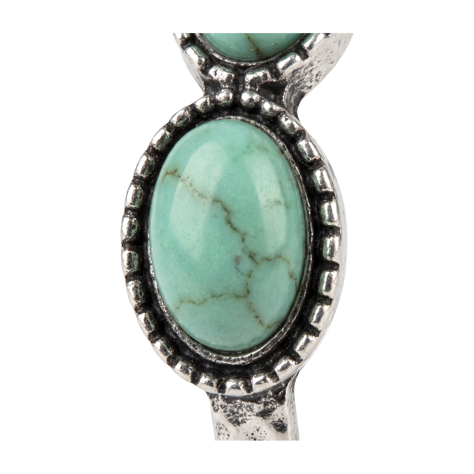 Close-up of the stone detail on Prairie Horizon Hoops.​